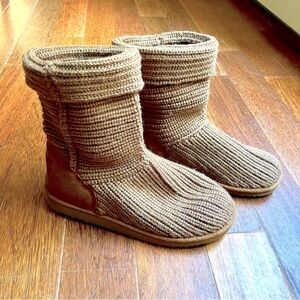 Women UGG CARDY TAN SWEATER KNIT BOOTS Authentic Vtg US sz 6 slip on short style
